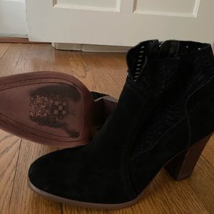New in Box Vince Camuto Black Cut-Out Booties 8.5
